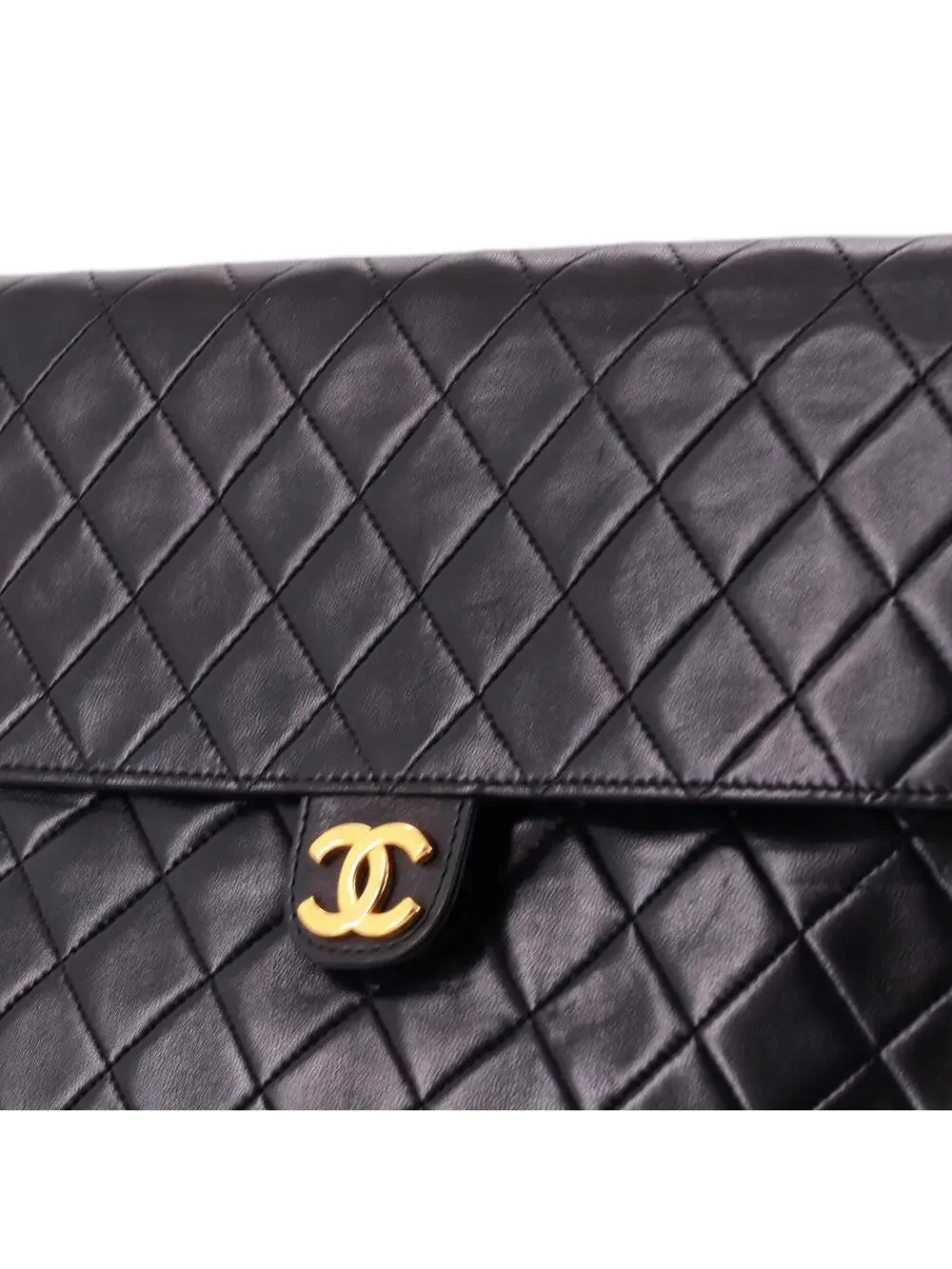 Chanel Vintage Clutch With Chain #299236C34B